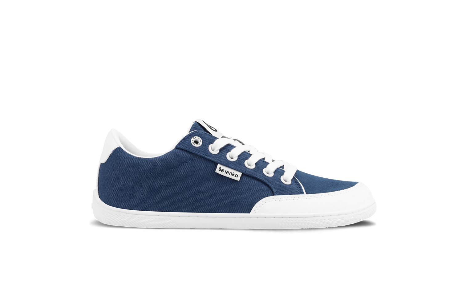 Barefoot tenisky Be Lenka Rebound - Dark Blue & White.




extrémně lehké boty pro všechny milovníky městské klasikyprošitá podrážka EverydayComfort Neo pro delší životnost bottextilní logo na jazyku a svršku tenisekdvě očka na vnitřní straně tenisek pro odvětrávání

Výhody barefoot bot:
dokonale napodobují chůzi nabosoanatomický tvar boty poskytuje štědrý prostor pro prstynulový sklon podrážky zachovává patu a špičku v jedné rovině pro správné držení tělastimulační podrážka s tloušťkou 5 mm aktivuje nervové zakončení chodidlaflexibilní materiály zajišťují lepší funkčnost svalů i šlach chodidlalehkost obuvi jako prevence proti únavě nohou
Typ obuvi: vycházková obuv