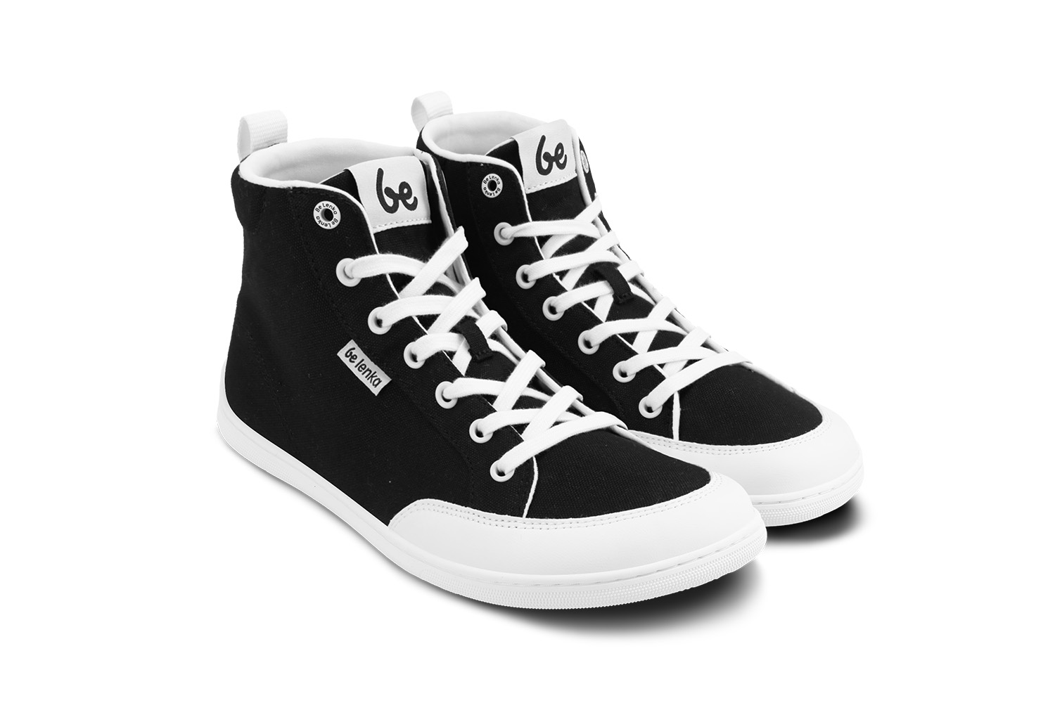 Barefoot tenisky Be Lenka Rebound - High Top - Black & White.




extrémně lehké boty pro všechny milovníky městské klasikyprošitá podrážka EverydayComfort Neo pro delší životnost bottextilní logo na jazyku a svršku tenisekpoutko na patě pro jednodušší obouvání dvě očka na vnitřní straně tenisek pro odvětrávání

Výhody barefoot bot:
dokonale napodobují chůzi nabosoanatomický tvar boty poskytuje štědrý prostor pro prstynulový sklon podrážky zachovává patu a špičku v jedné rovině pro správné držení tělastimulační podrážka s tloušťkou 5 mm aktivuje nervové zakončení chodidlaflexibilní materiály zajišťují lepší funkčnost svalů i šlach chodidlalehkost obuvi jako prevence proti únavě nohou
Typ obuvi: vycházková obuv